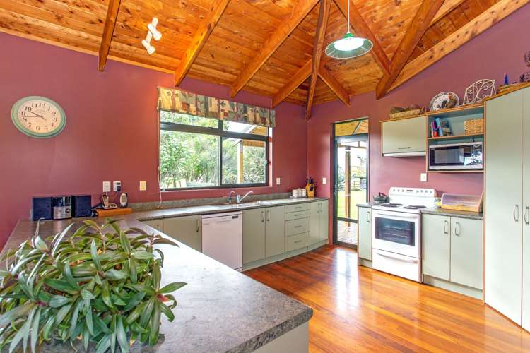 208 Holmwood Road Kaitoke_7