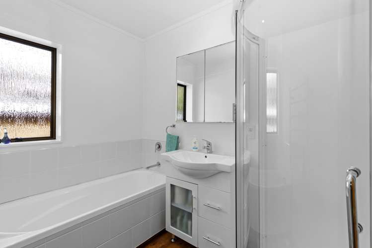 19 Memphis Grove Totara Park_10