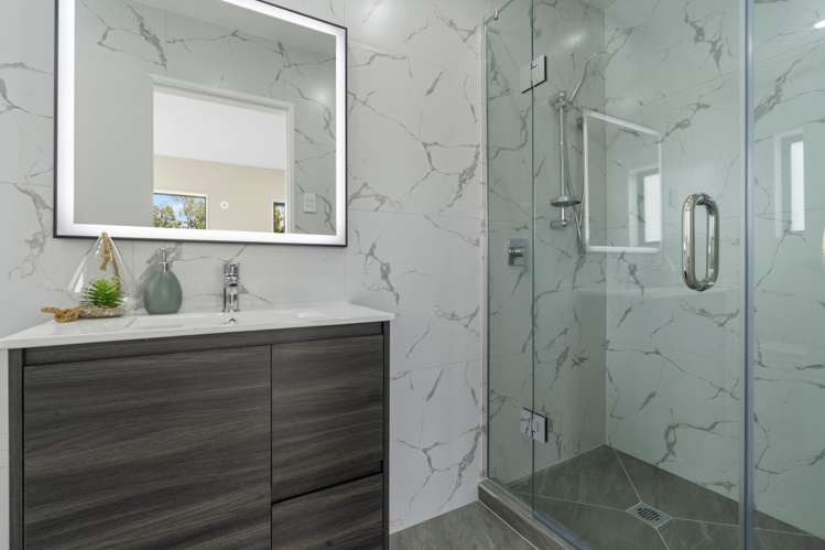 8/18 Hutchinsons Road Bucklands Beach_7