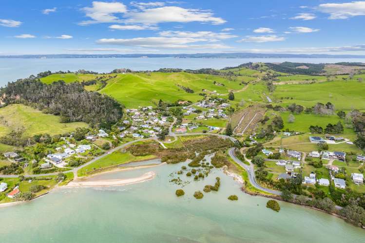 6 Sandy Beach Road_0