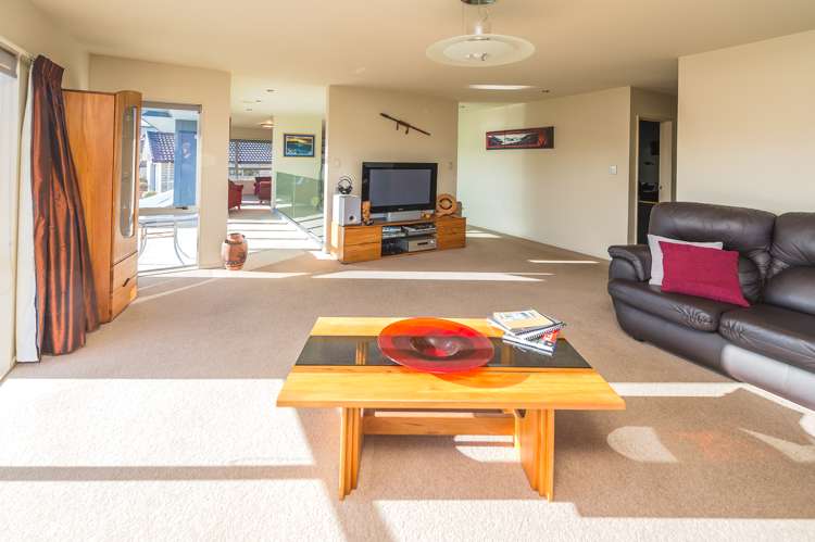 16 Lithgow Drive Otamatea_10