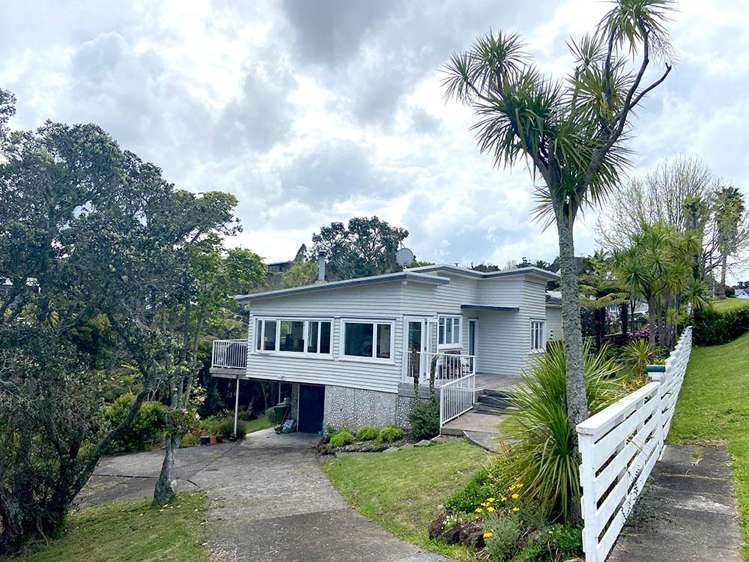 986 Beach Road Torbay North Shore City Houses for Rent One Roof