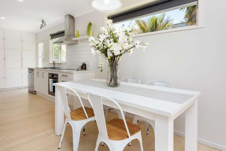 9 Russell Place Brookfield_3