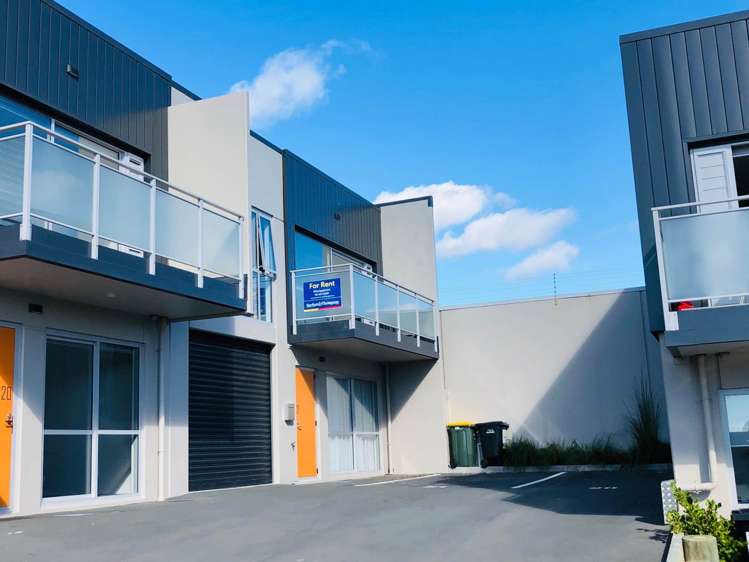 21/45 Karepiro Drive Stanmore Bay_0