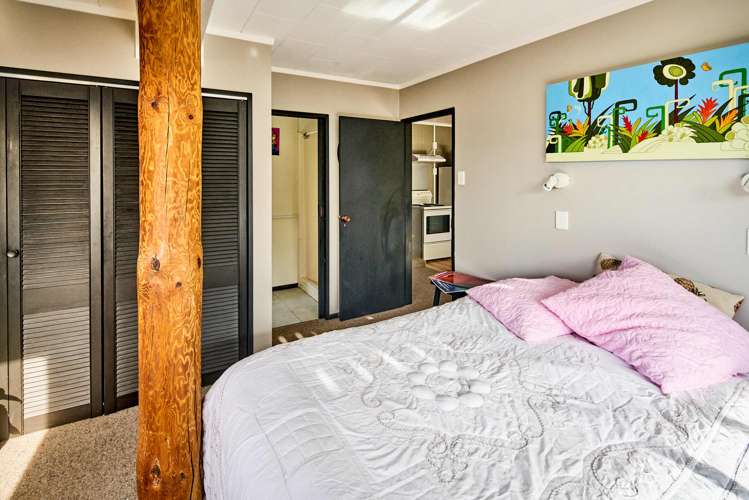 9 Kenef Road Paremata_16