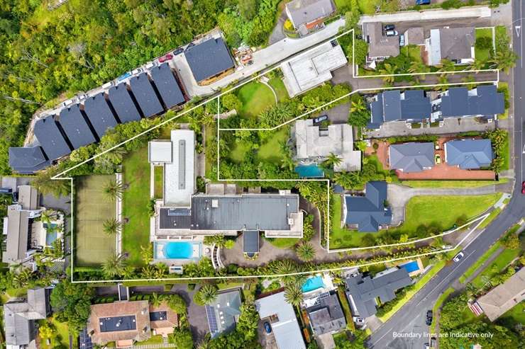 The Sumich Chaplin-designed mansion at 320 Kohimarama Road, in Auckland's St Heliers, was the first house to break the <img0m price ceiling in New Zealand. Photo / Supplied