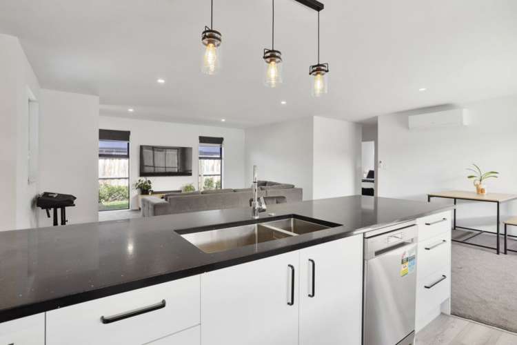 35 Oriel Way_3