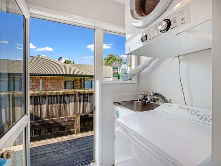 39 May Street Hamilton East_22