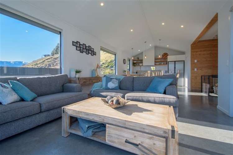 68 Myles Way Lower Shotover_11