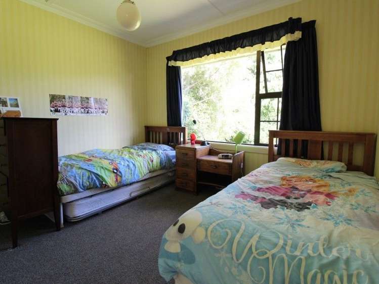 15 Toogood Road Winton Surrounds_8