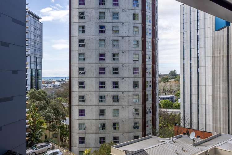 5F/3 Whitaker Place Auckland Central_8