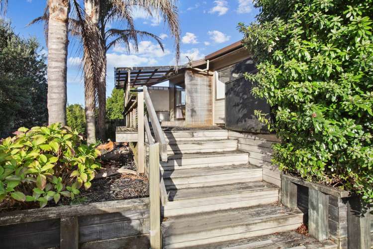 13 Valerie Crescent Okura_9