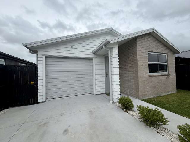 Modern 3-Bedroom Home in Sought-After Papamoa Beach Location