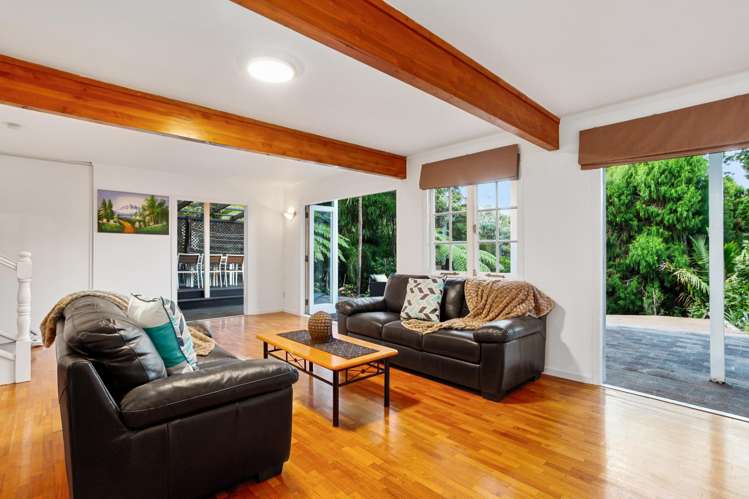 221 Godley Road Titirangi_14
