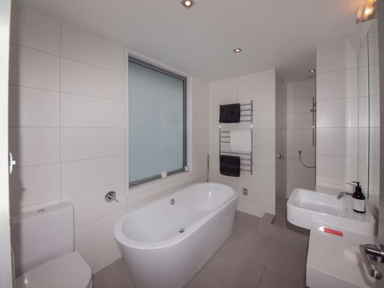 24e Mandalay Terrace Khandallah_8