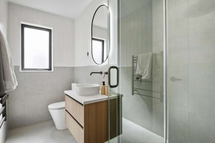 16-18 Handley Avenue Narrow Neck_16