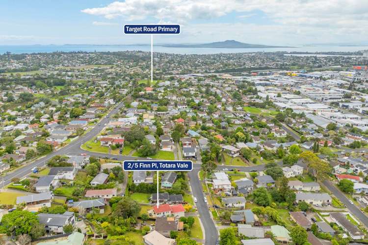 2/5 Finn Place Totara Vale_13