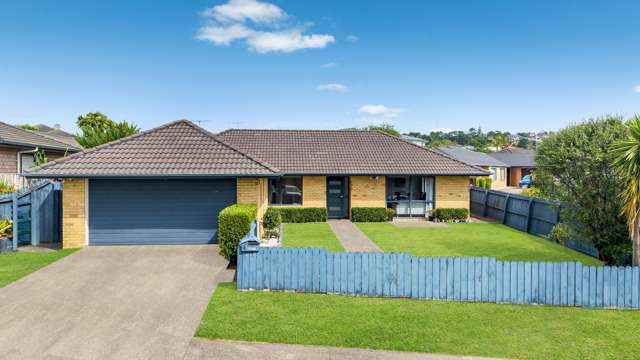 4 Bokeen Lane, Flat Bush - Your Dream Home Awaits!