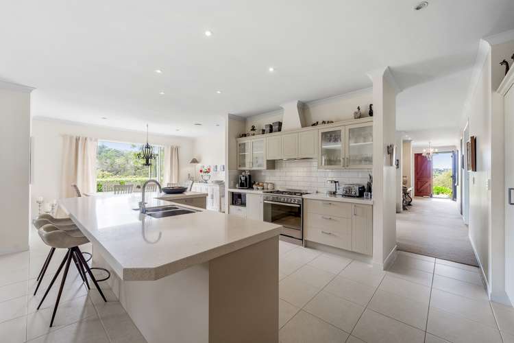 35 Hobbs Road Matakatia_16