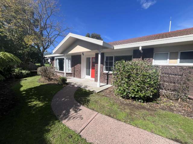 8 McInnes Place 10469_1