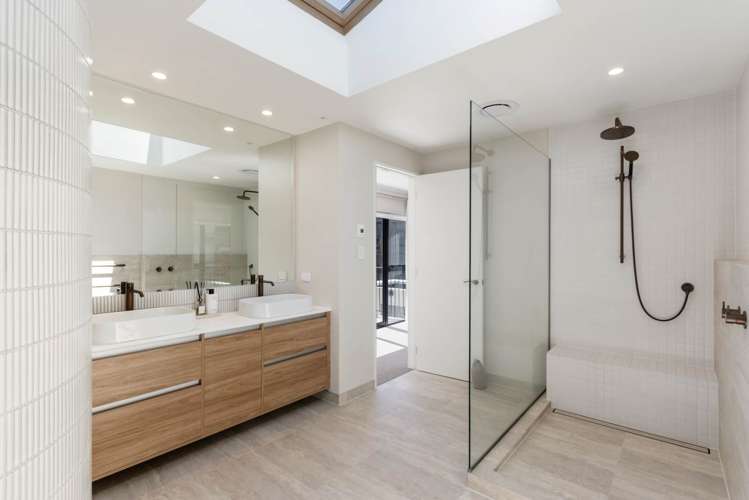 Beach Road Mairangi Bay_10