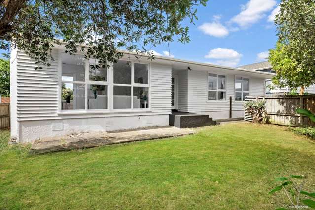 10 School Road Te Atatu South_1