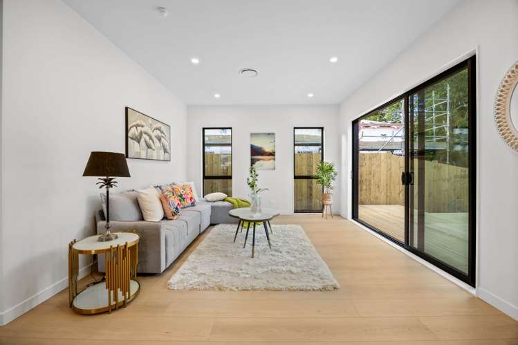 12 & 14 Furlough Road Opaheke_10