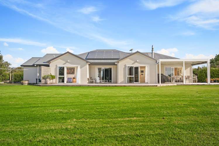 1382 Old North Road Helensville_15