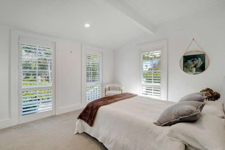 1 Almond Grove Greenhithe_17