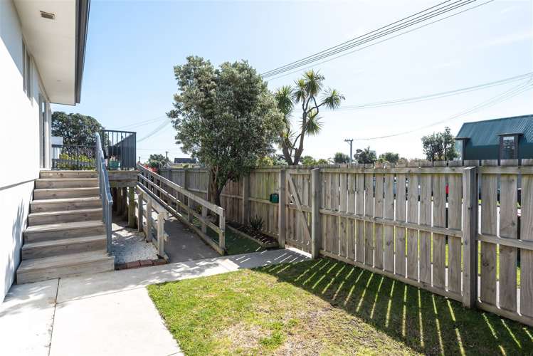 1/110 Rocking Horse Road Southshore_18