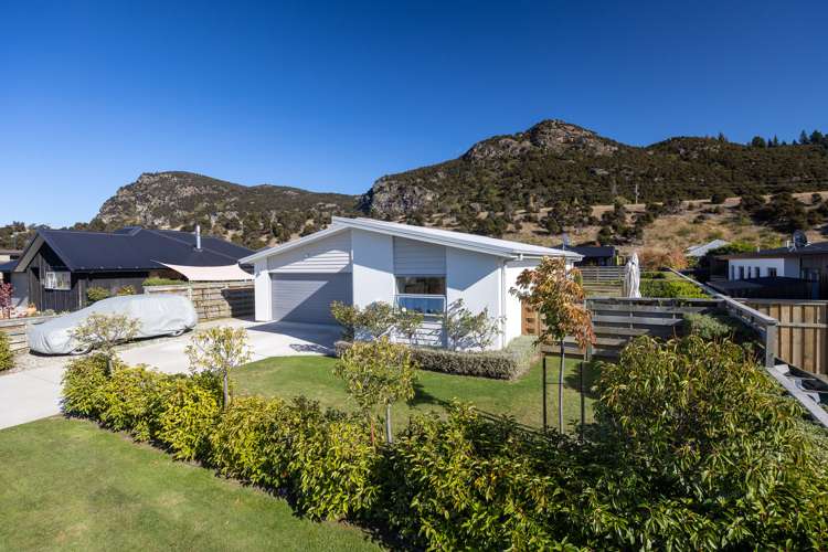 22 Snowberry Street Albert Town_3