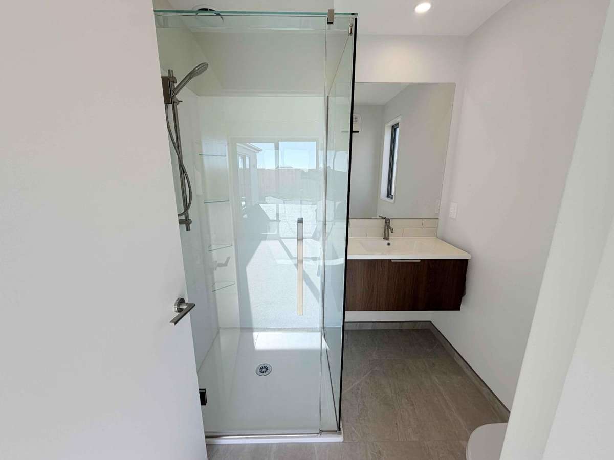 ROLLESTON – 3 BEDROOMS 5