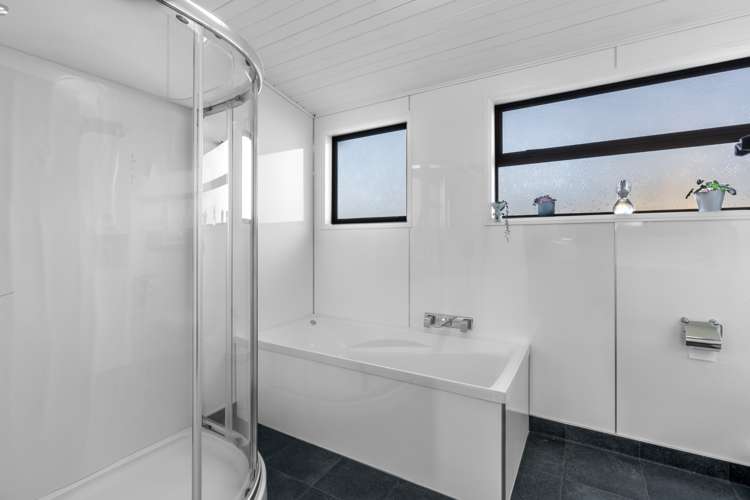 293 Queens Drive Windsor_20