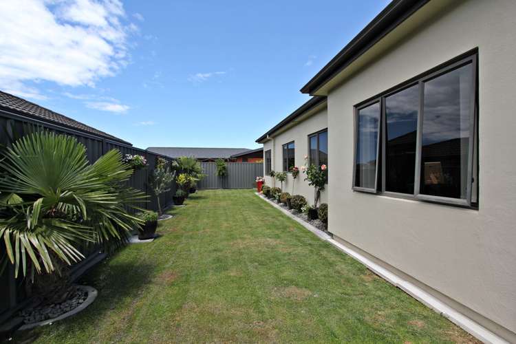 14 Portland Place Poraiti_13