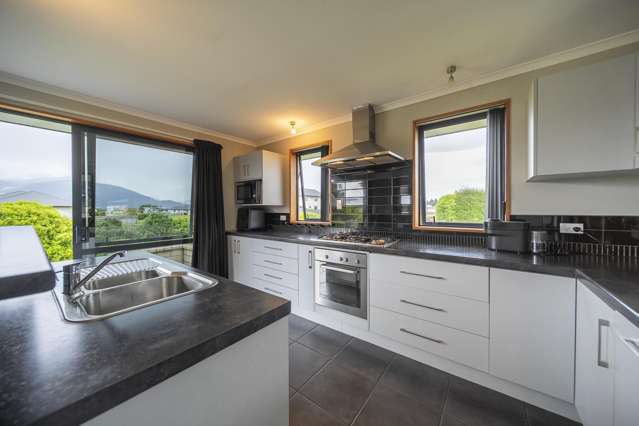 66 Orbell Crescent Te Anau_2