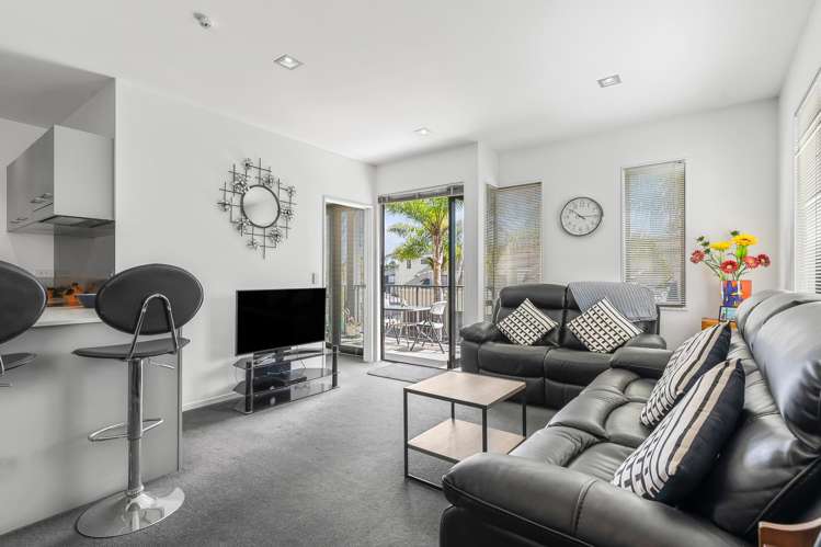 B107/525 East Coast Road_1