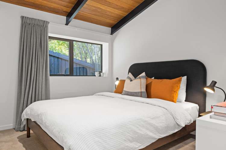 11 Beach Road Akaroa_13