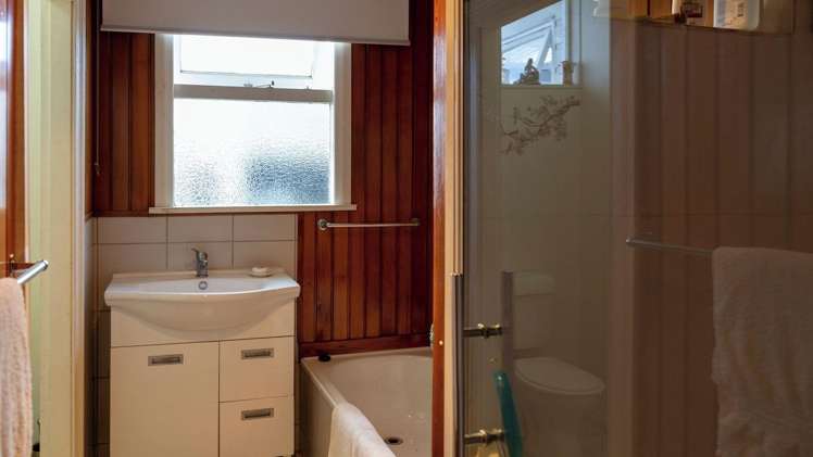 64 Shiel Street Reefton_16