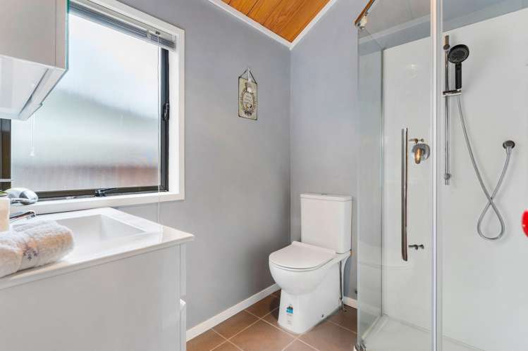 14 Bluewater Place Wattle Downs_9