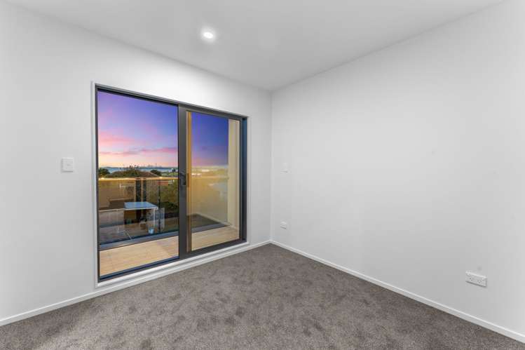 6/4 Toru Street Te Atatu Peninsula_9