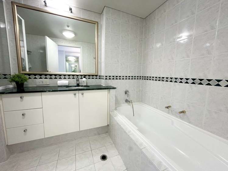 1807/8 Albert Street Auckland Central_12