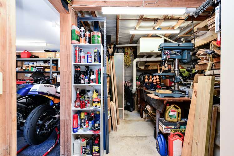 21 Highgrove Drive Grandview Heights_17