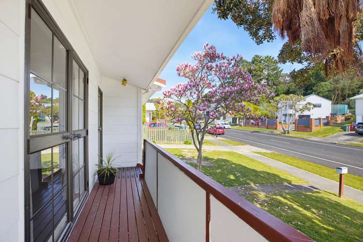 94 Omapere Street Whitby_19