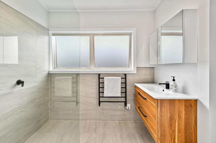 27 Magnolia Avenue Opaheke_10