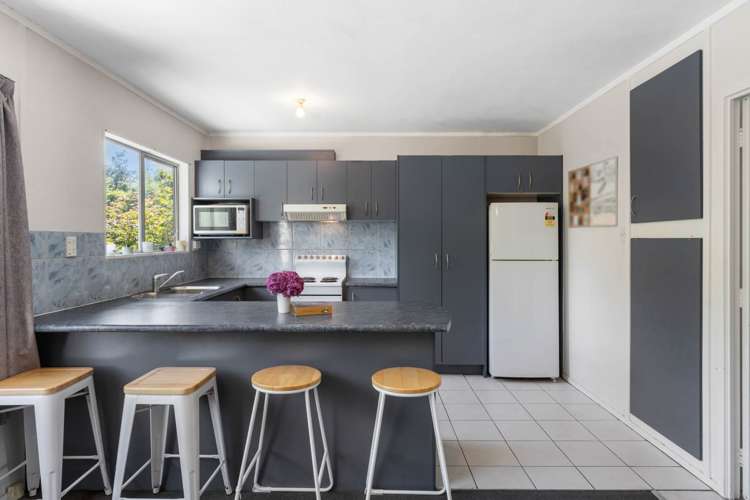 2/52 Te Kanawa Crescent Henderson_2