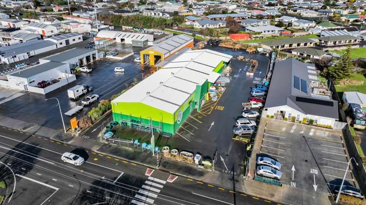215 Glover Road Hawera_13