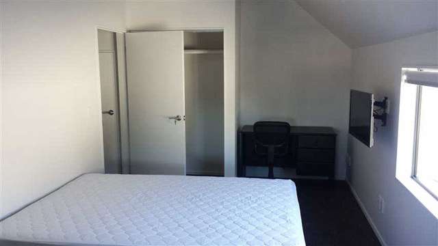 4d/7 Snead Place 1076_3