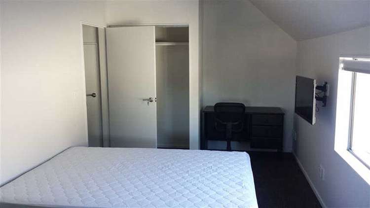 4d/7 Snead Place 1076_3