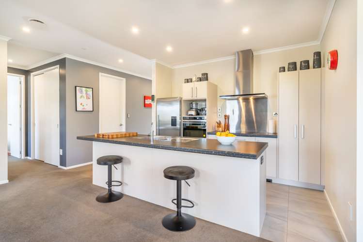 27 Percy Kinsman Crescent Riverstone Terraces_21