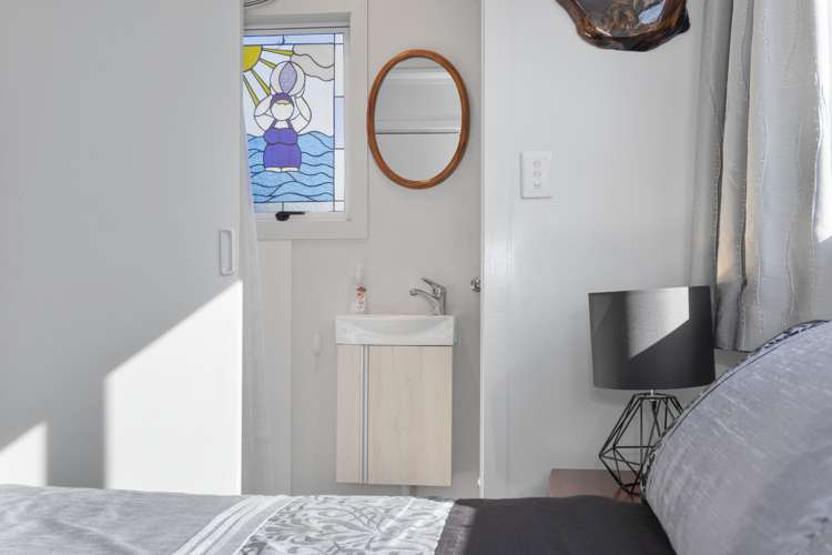 70 Victoria Street Waikino_10